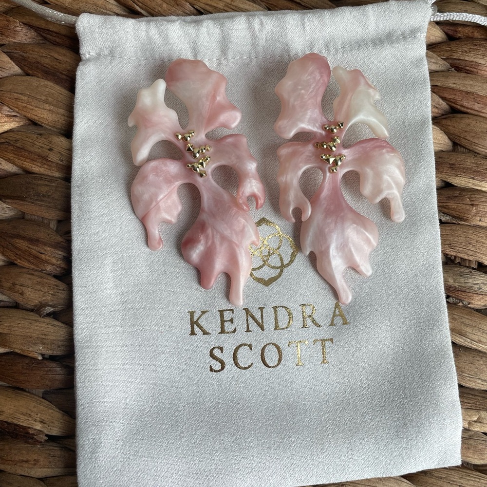 Kendra Scott Savannah Earrings